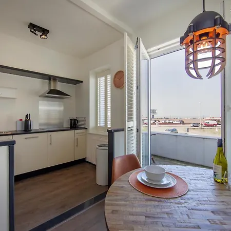 Seapoint - Sea View Apartment